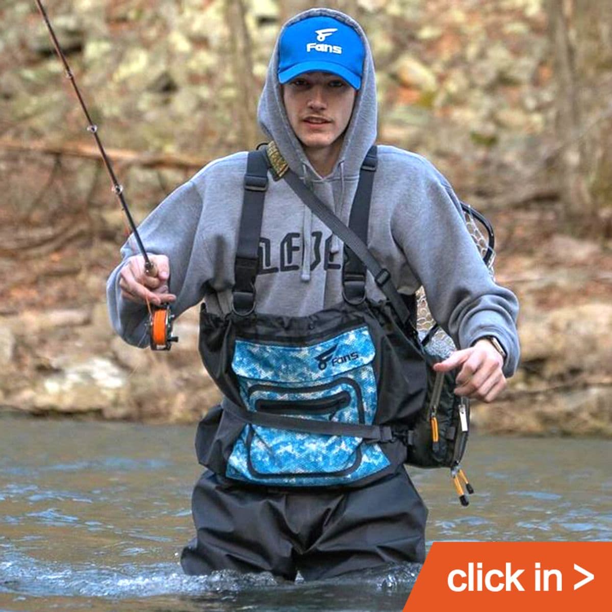 Рыбак в забродниках Ocean Camouflage у реки